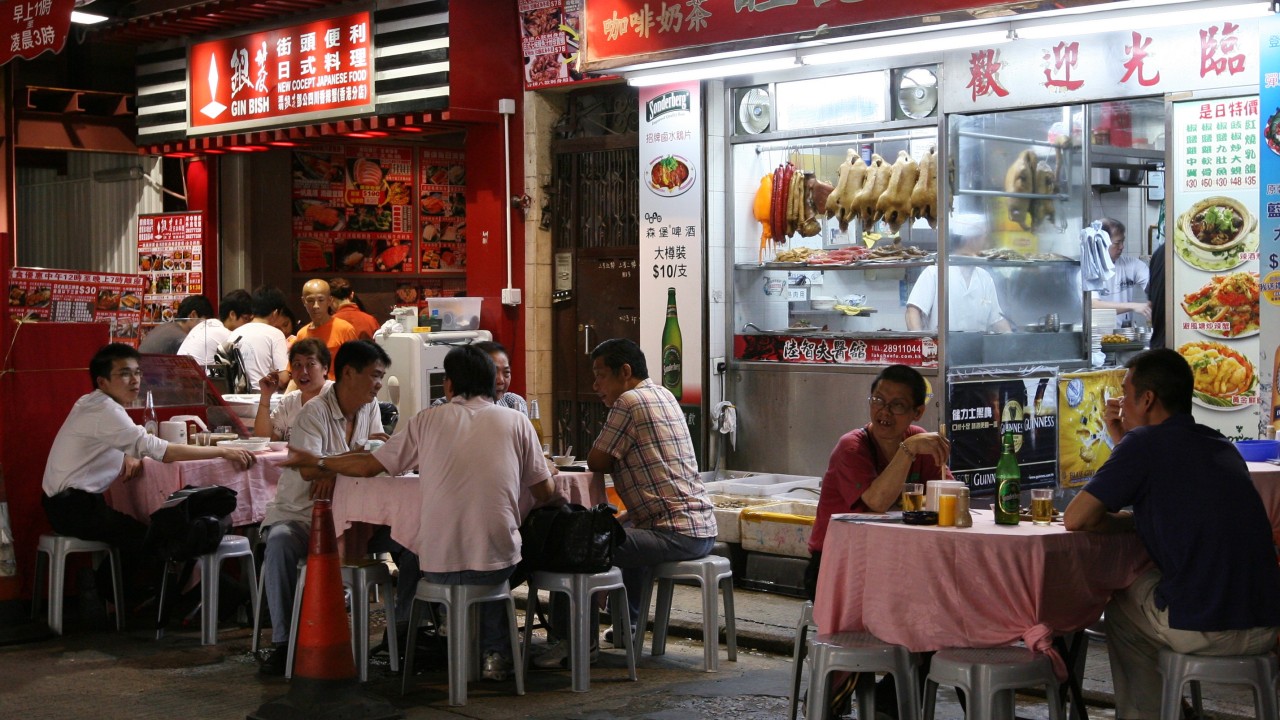Outdoor alfresco dining in Hong Kong: why would you want to do it? Especially during summer