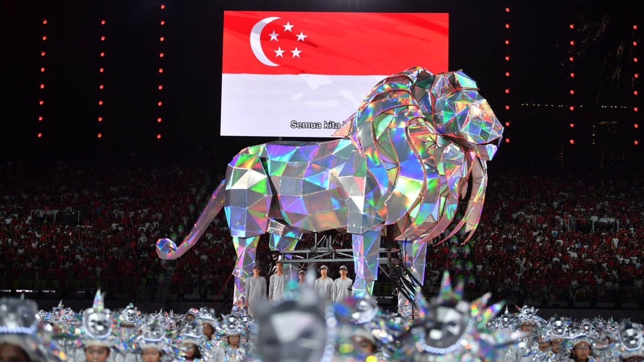 Mahathir welcome at Singapore’s birthday. Raffles’ ghost, not so much