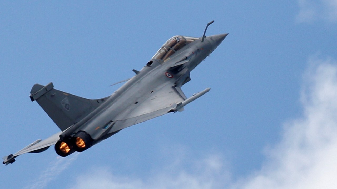 Residents panic, windows shake as sonic boom from fighter ...