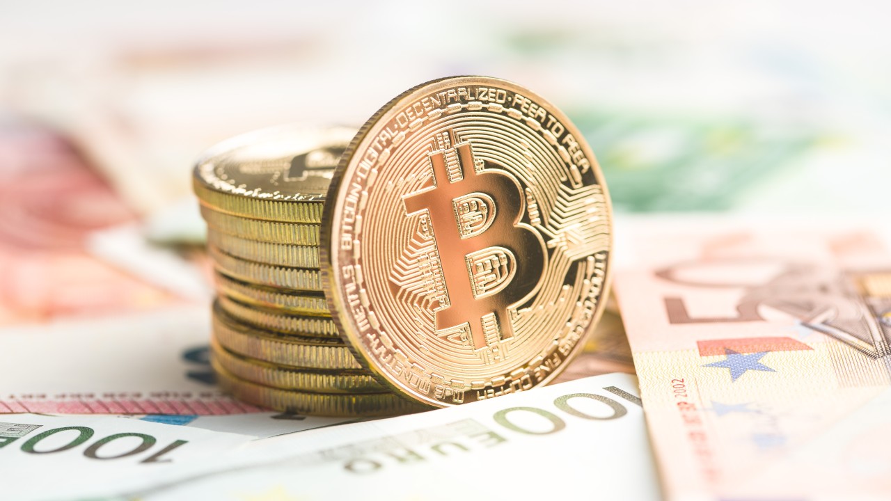 Image for Bitcoin rises above US$20,000 for first time after sustained rally