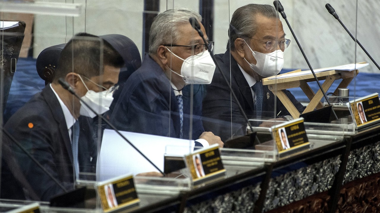 Malaysia's parliament in chaos as PM Muhyiddin Yassin ...