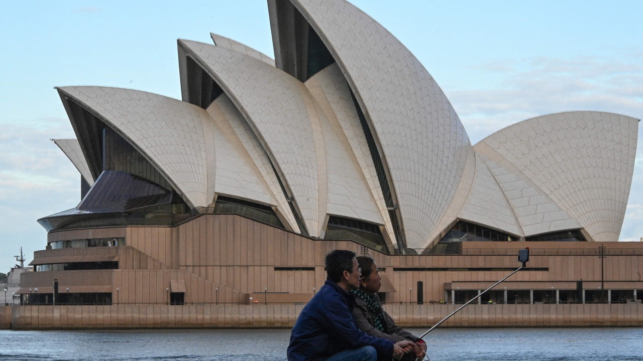 Coronavirus: Sydney lifts curfew as infections stabilize ...