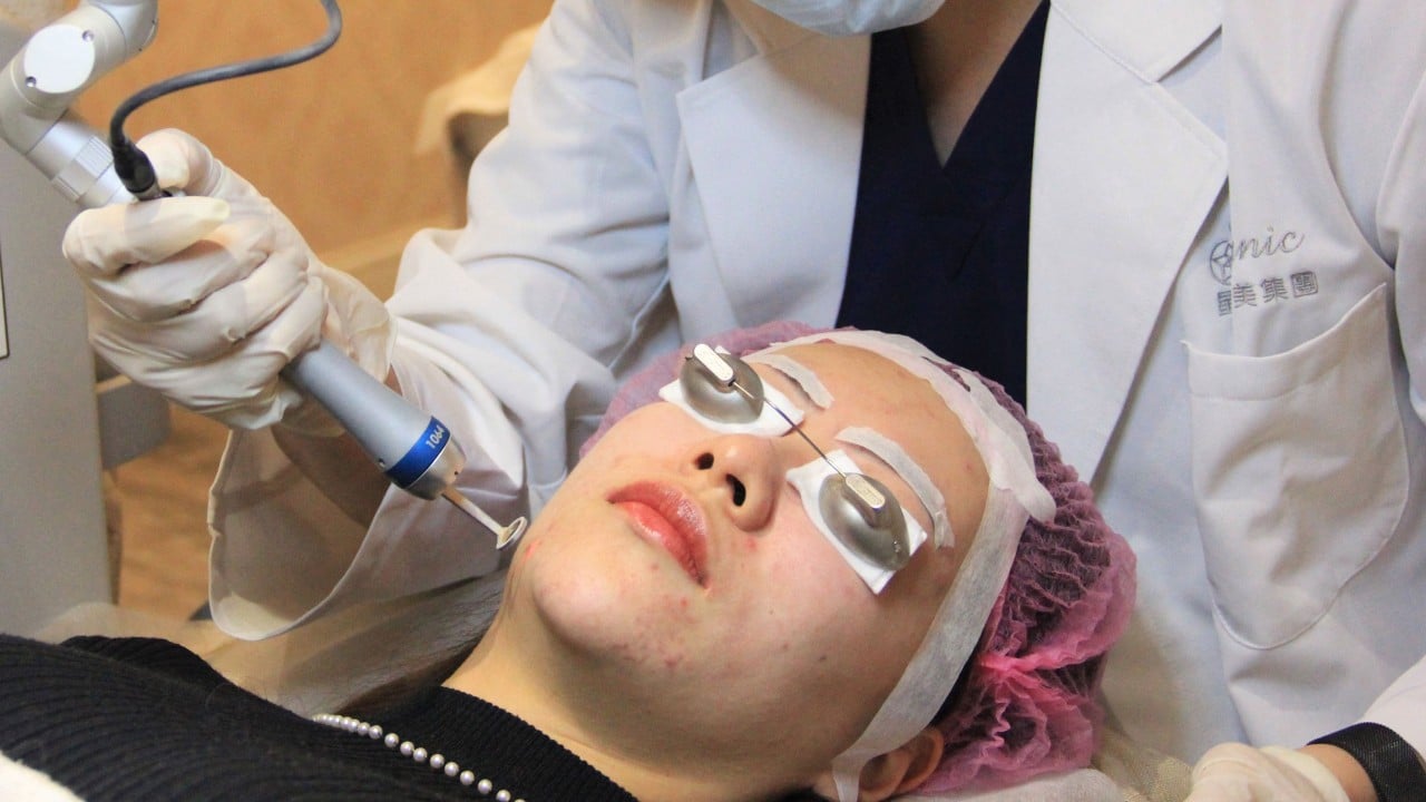 Older Japanese men dip into cosmetics to jazz up looks as beauty consciousness grows