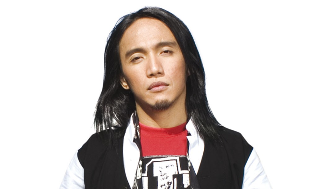 backup_arnel_pineda.jpg?itok=