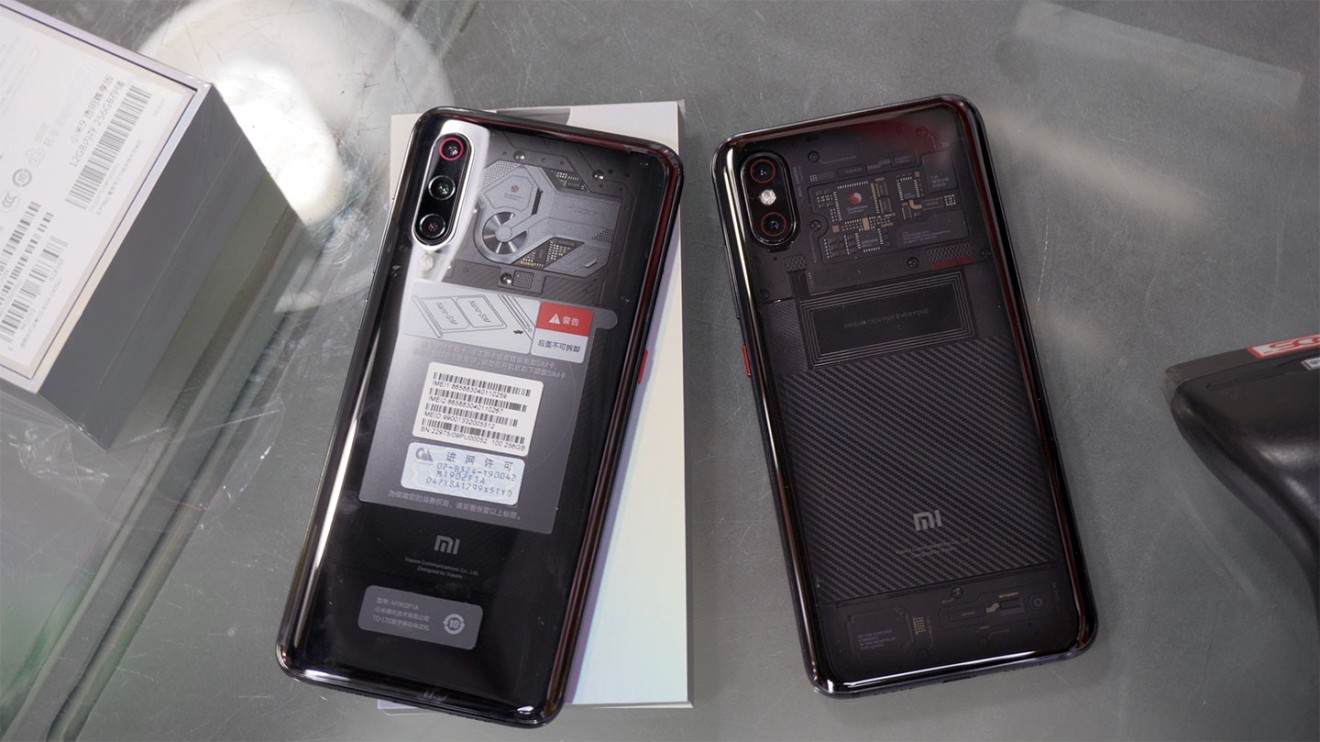 On the left: Mi 9 Transparent Edition. On the right: Mi 8 Explorer Edition (Picture: Abacus)