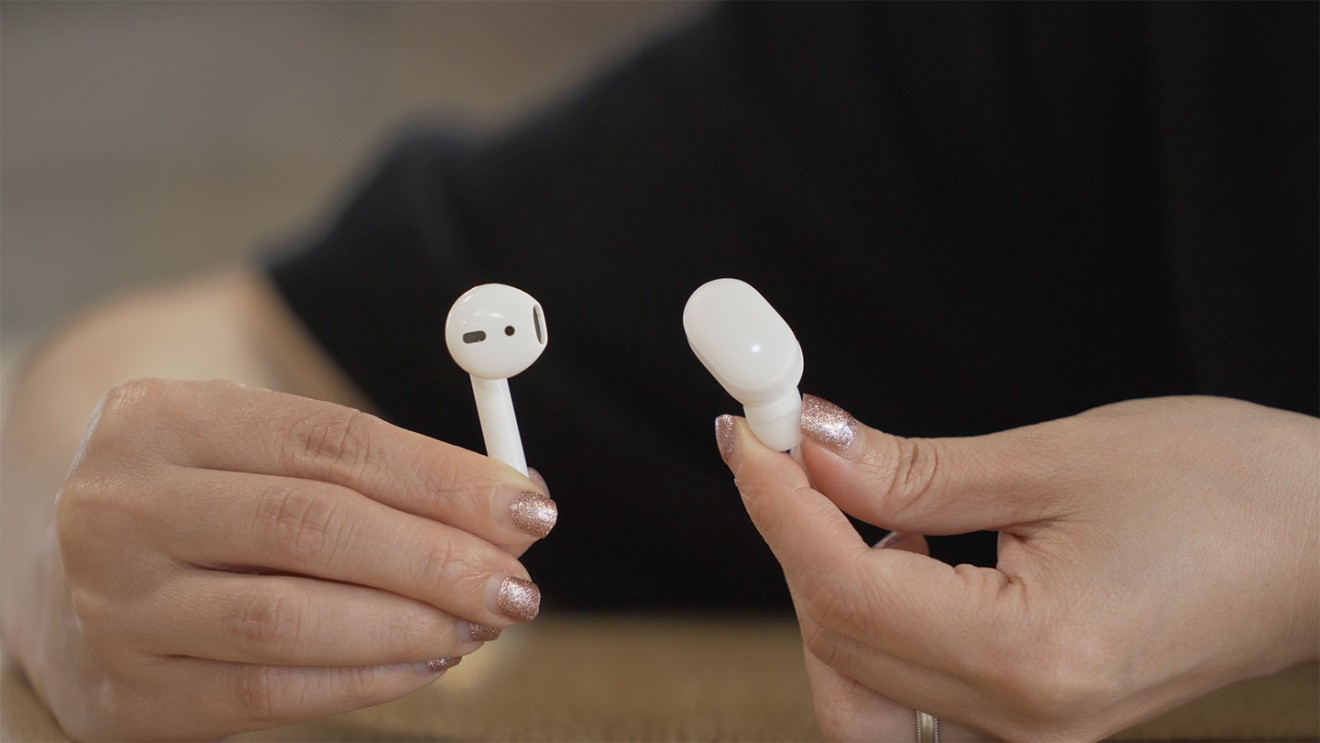 Apple's AirPod (left) and Xiaomi's AirDot (right). (Picture: Abacus)