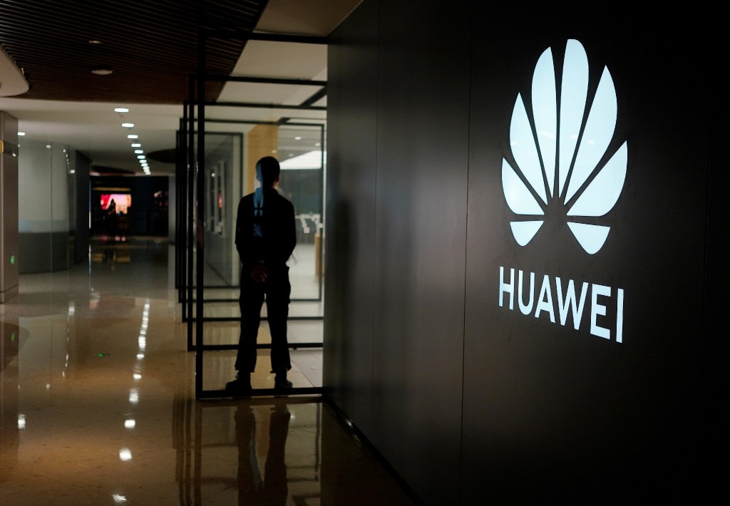 Many Weibo comments applauded the punishment, with some saying rumors about Huawei right now will “upset troop morale.” (Picture: Reuters)