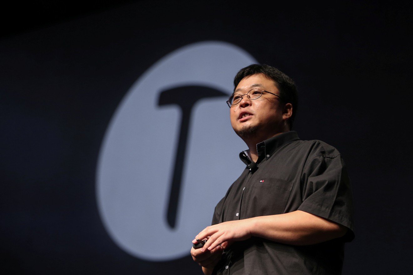 Flamboyant smartphone company founder banned from planes and trains