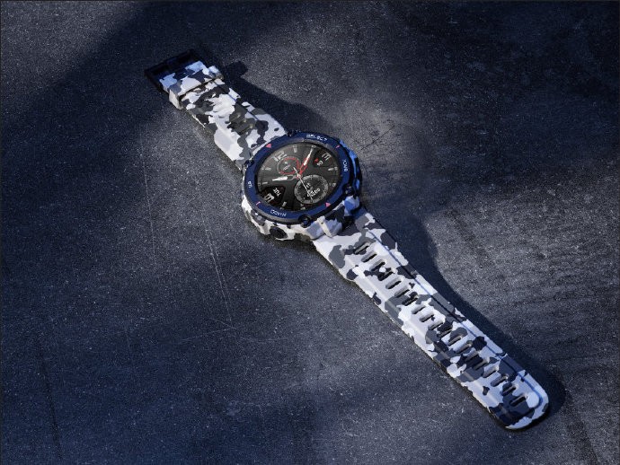 The Amazfit T-Rex will come in several colors, including one with a camouflage design. (Picture: Wang Huang on Weibo)