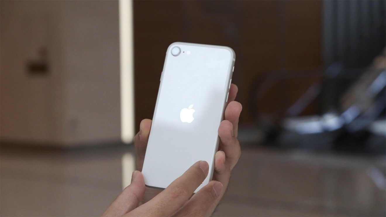 The iPhone SE is the only budget phone that offers flagship power.