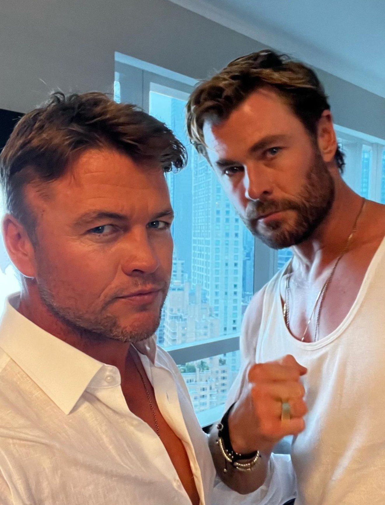 Meet Chris and Liam Hemsworth's lesser-known brother, Luke: the Aussie  actor starred in Marvel's Thor and Westworld, and just attended the F1  Grand Prix with his siblings and Gabriella Brooks | South, image size:1320x1729