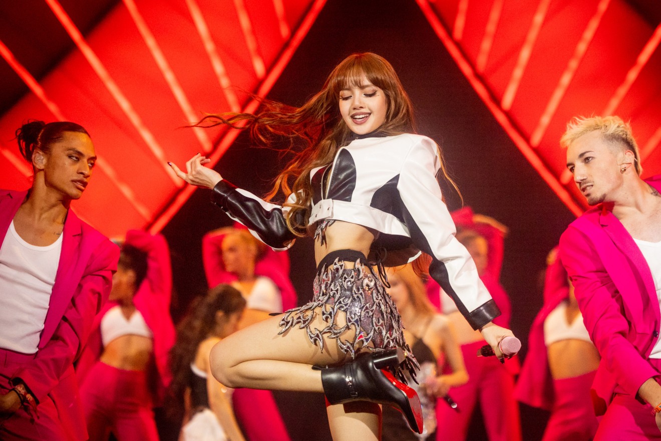 上等な lisa リサ BLACKPINK 中華 メルカリ - D 限定トレカ