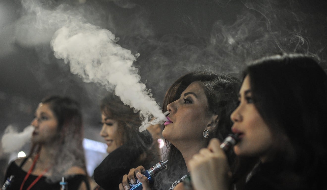 is smoking cigarettes and drinking at the same time bad The Effects of Smoking and Drinking at the Same Time