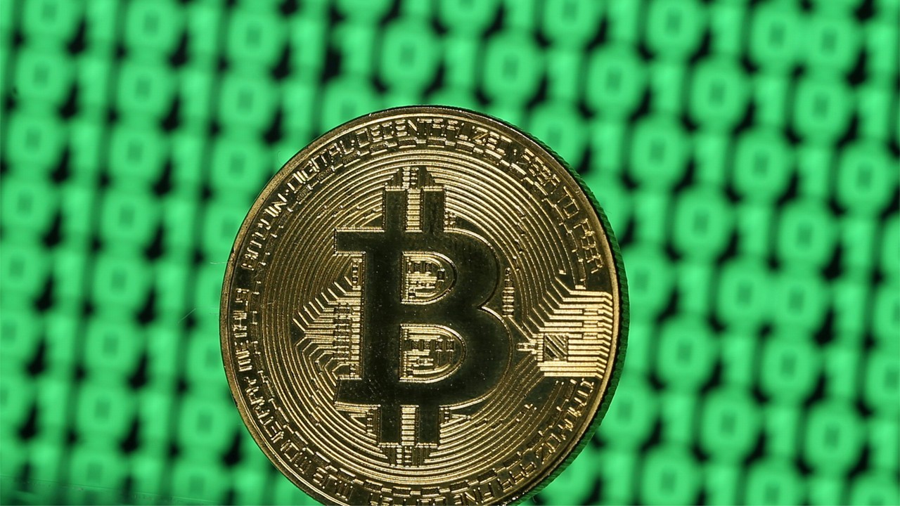 Demand from institutional investors drives up bitcoin futures trading  volumes on CME | South China Morning Post