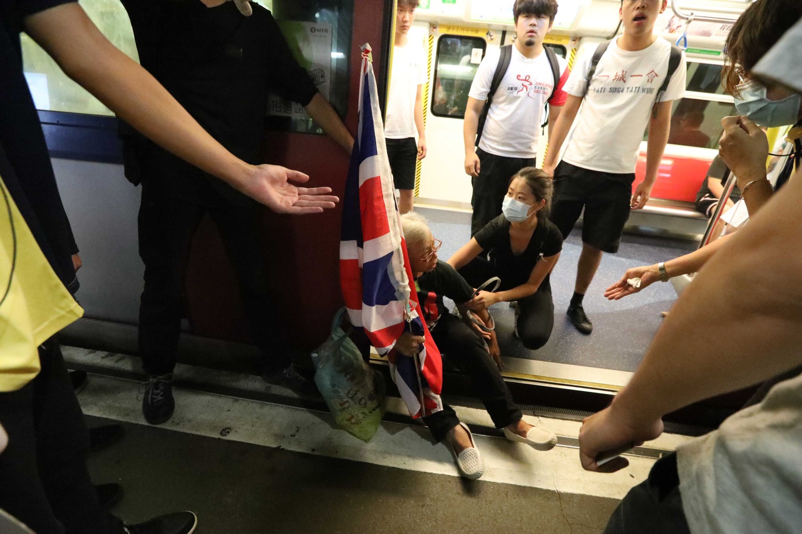 Stocks Blog Chinas Yuan Weakens To 11 Year Low Hang Seng - 