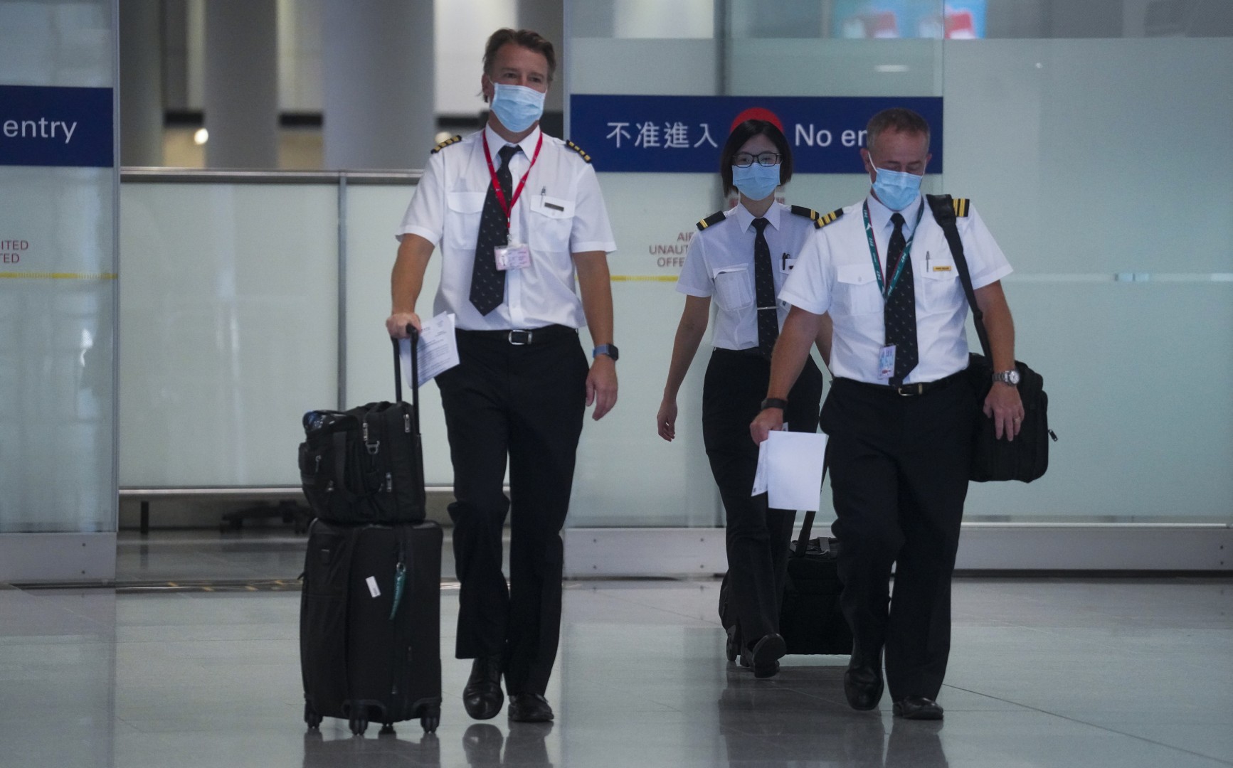Job Losses Loom As Hong Kong Plans To Renew Visas Of Expat Cathay Pilots But Exclude Foreign Cabin Crew South China Morning Post