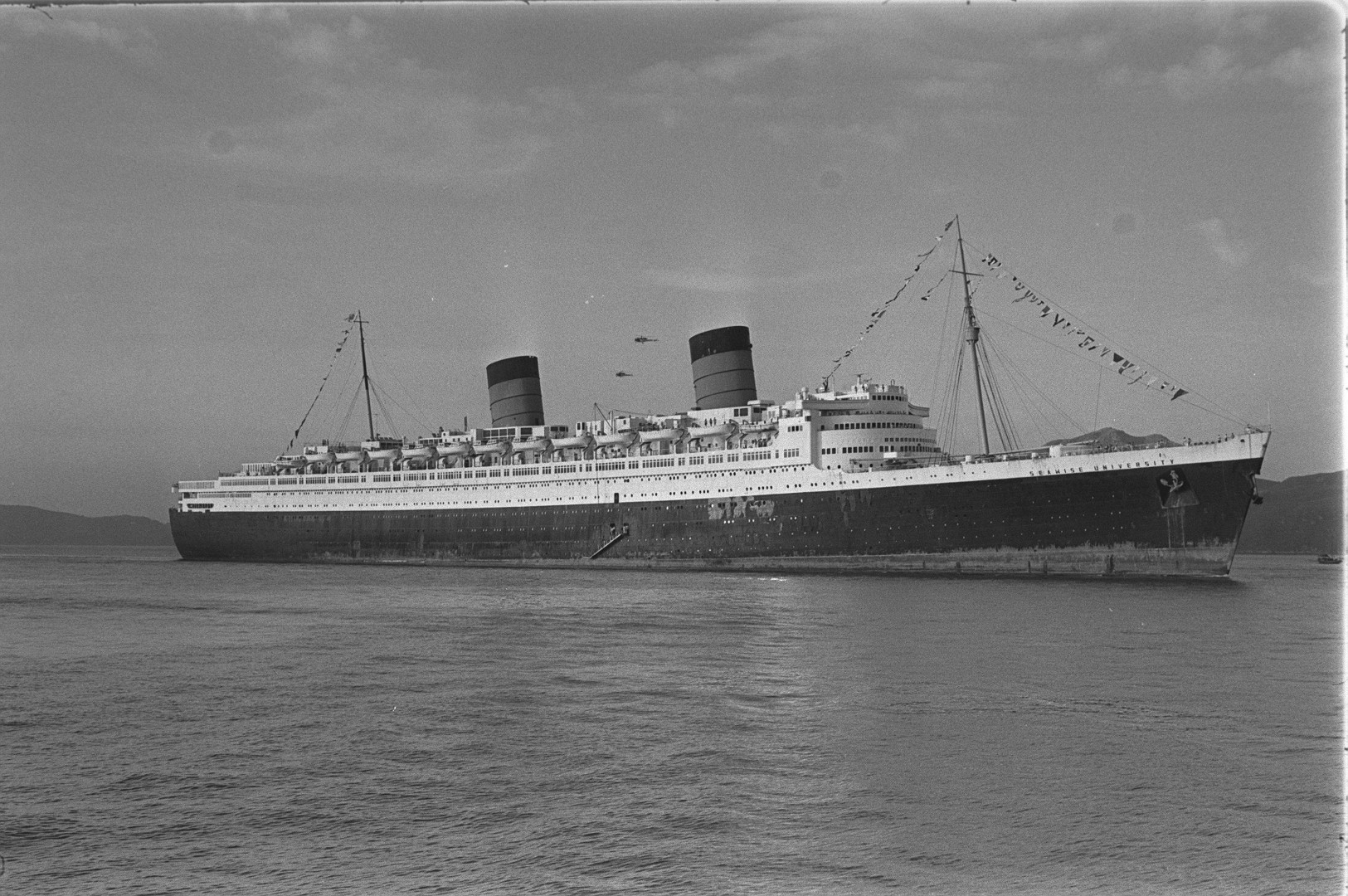 Old Hong Kong's 50-year-old shipwreck: how the world's largest boat,  Britain's RMS Queen Elizabeth, sank on the seabed of Victoria Harbour – and  it's still there! | South China Morning Post
