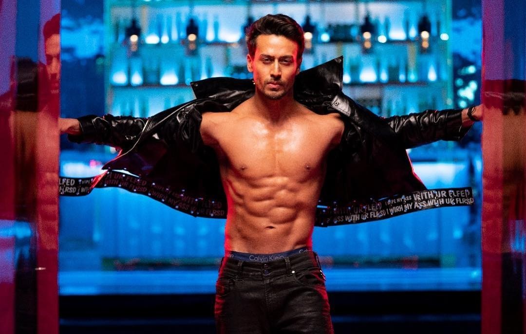 5 Things You Should Know About Bollywood Heartthrob Tiger Shroff Including How He Got Those Ripped Abs South China Morning Post Tiger vs hrithik |vaani kapoor workout for tiger shroff and hrithik roshan movie preparations. bollywood heartthrob tiger shroff
