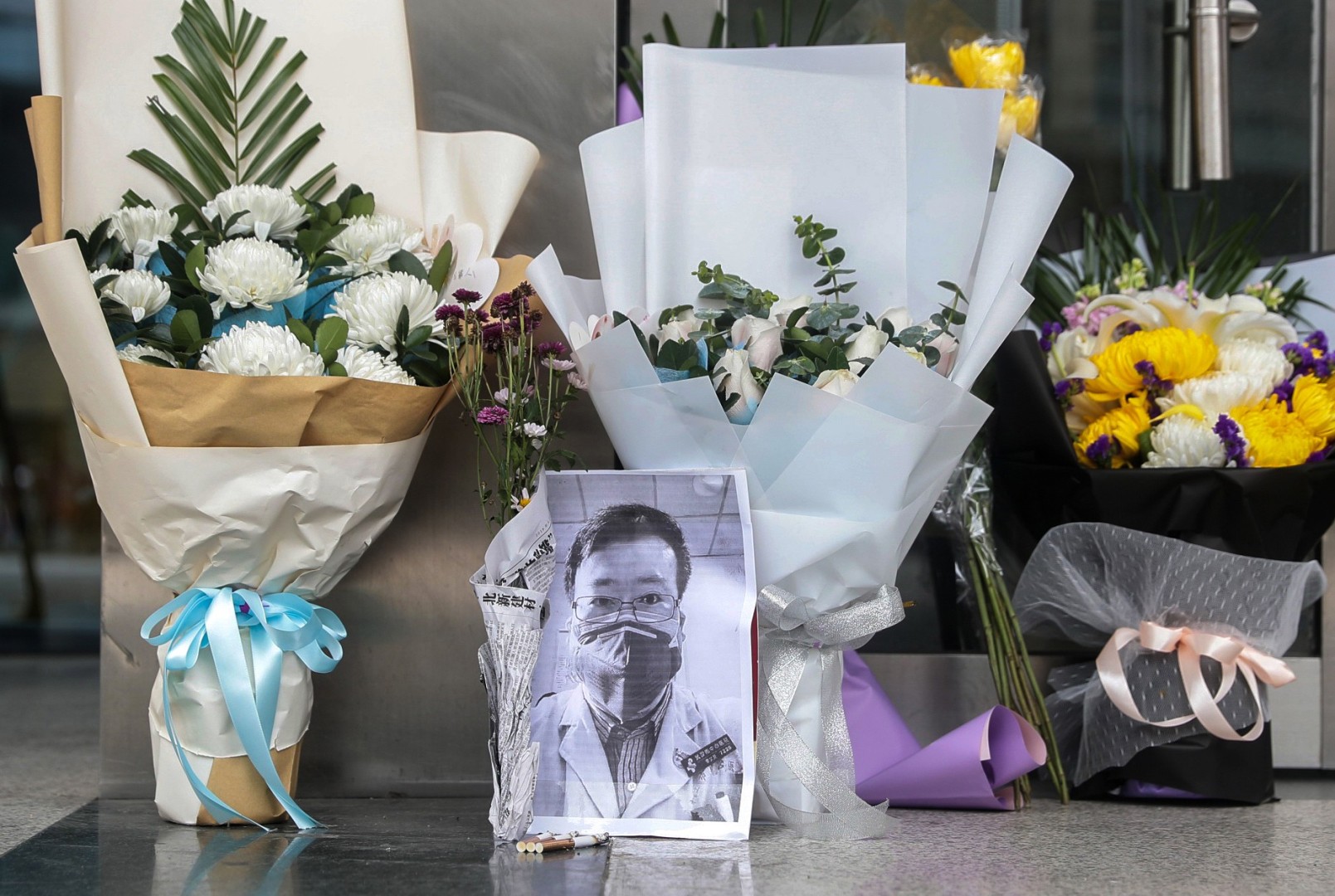 Mourners Pay Tribute To Chinese Doctor Li Wenliang Who Blew Whistle On Coronavirus That Killed Him South China Morning Post