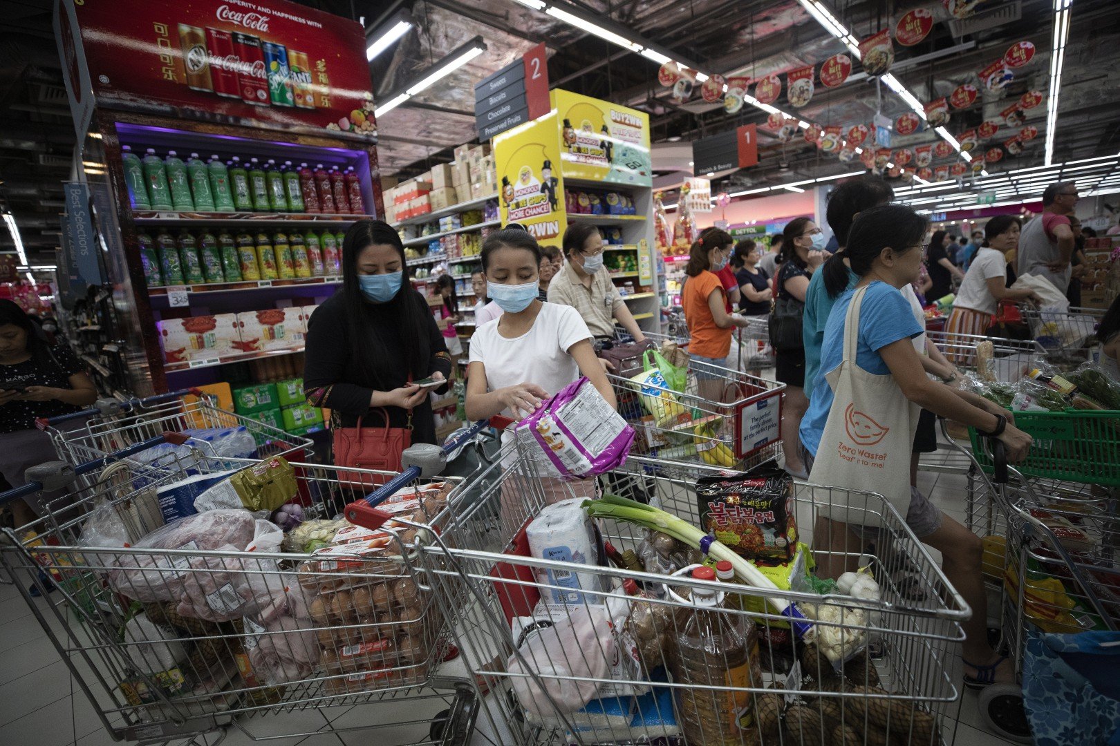 Taranaki shoppers stockpiling grocery ...