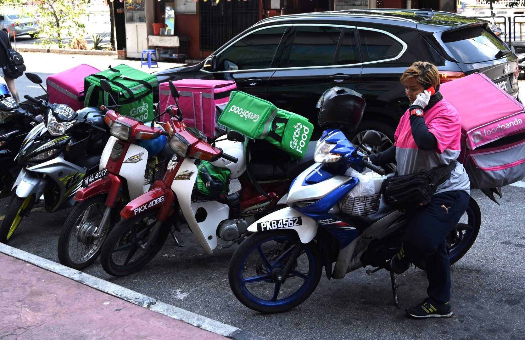 Friendship Across Different Platform With Delivery Staff Helping Each ...