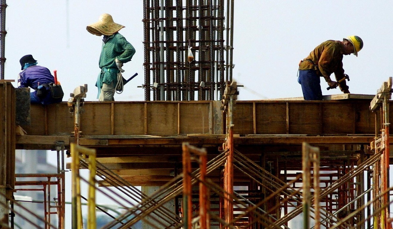 2 Pekerja Pembinaan Yang Positif COVID-19 Menghilangkan Diri Di Kuching