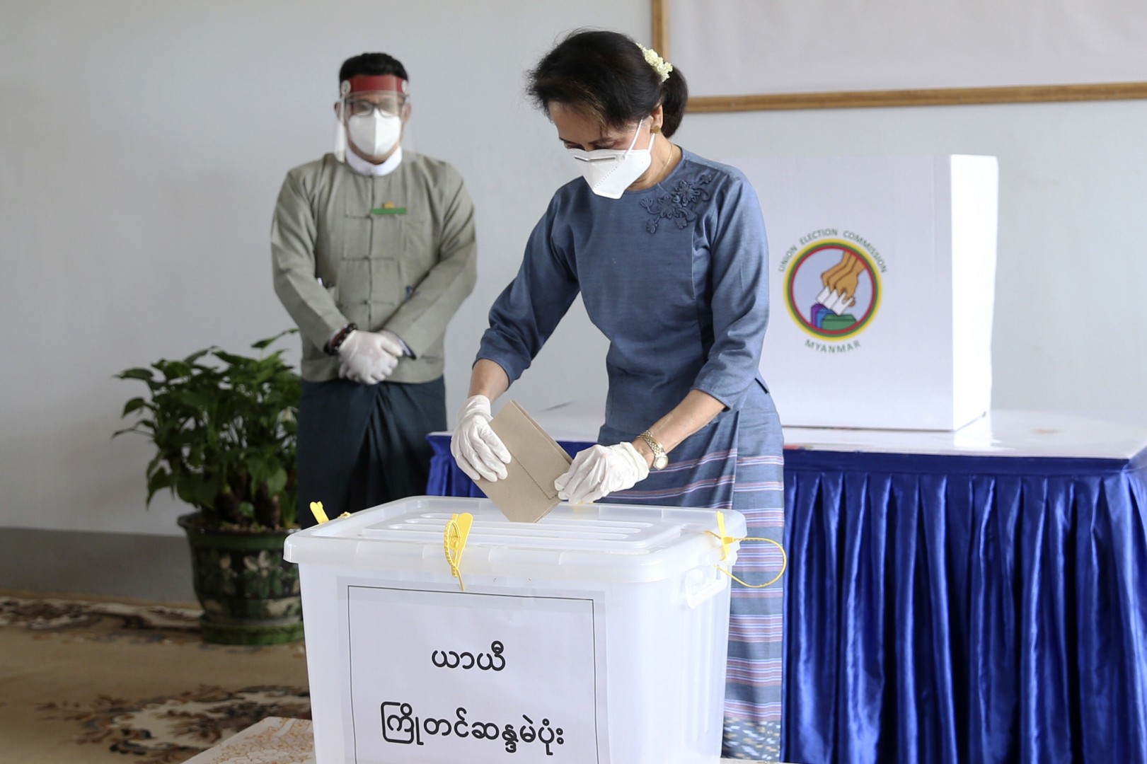Aung San Suu Kyi Casts Early Vote In Myanmar Election That Exposes Nation S Slow Progress South China Morning Post Aung San Suu Kyi Casts Early Vote In Myanmar Election That Exposes Nation S Slow Progress South China Morning Post