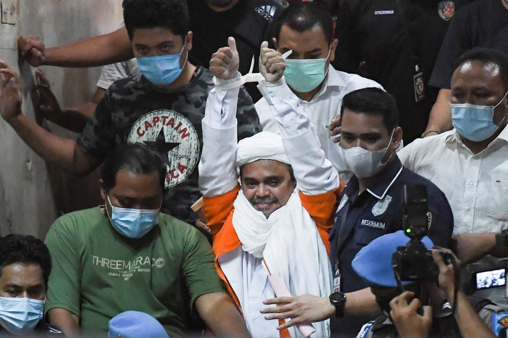 Indonesia Arrests Firebrand Cleric Habib Rizieq Shihab For Breaking Coronavirus Restrictions South China Morning Post<script async src=