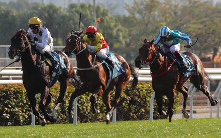 Golden Sixty explodes clear of California Spangle and Romantic Warrior to win the Stewards’ Cup. Photos: Kenneth Chan
