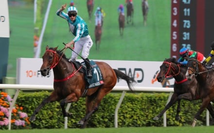 Romantic Warrior lands consecutive Group One QE II Cup (2,000m) wins at Sha Tin last year. Photos: Kenneth Chan