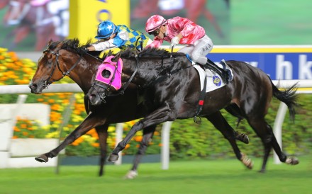 Chancheng Glory is narrowly denied by Galaxy Patch (inside) at Group Three level. Photos: Kenneth Chan.