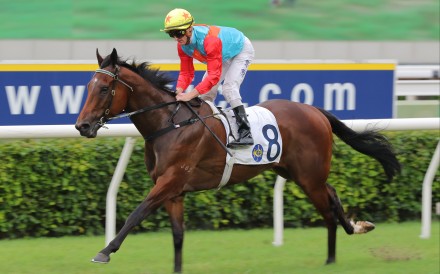 Zac Purton eases Ka Ying Rising to victory at Class Two level in May. Photos: Kenneth Chan