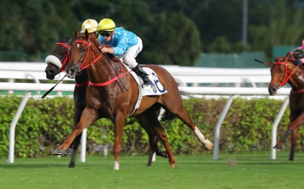 Wunderbar edges clear of Bottomuptogether to score for Zac Purton. Photos: Kenneth Chan