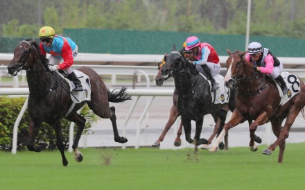 Ka Ying Rising shoots clear under Zac Purton to win the HKSAR Chief Executive’s Cup first up. Photos: Kenneth Chan