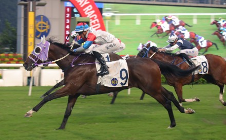 Keagan de Melo guides Winning Gold to a third consecutive win at Sha Tin. Photos: Kenneth Chan