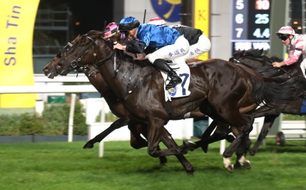 Dazzling Fit (outside) scores a narrow win under James McDonald. Photos: Kenneth Chan