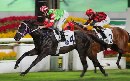 Top Dragon storms home down the outside to win under Zac Purton. Photos: Kenneth Chan