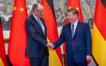 Chinese President Xi Jinping (right) welcomes German Chancellor Friedrich Merz in Beijing on Wednesday. Photo: dpa