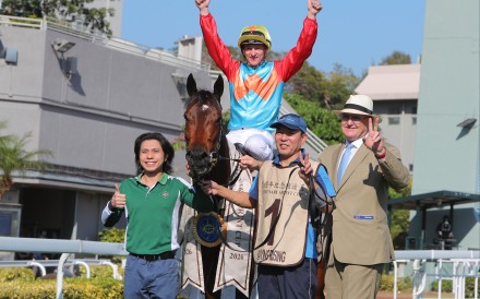Trainer David Hayes (right) with Ka Ying Rising and jockey Zac Purton after his record-setting win at Sha Tin. Photos: Kenneth Chan