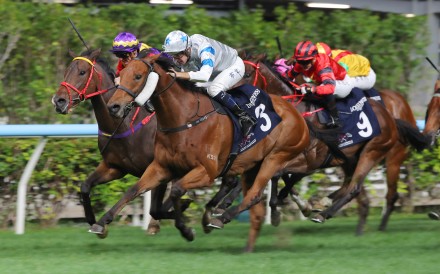 Hugh Bowman guides Silvery Breeze to victory on IJC night in December. Photos: Kenneth Chan