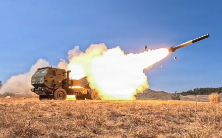 US soldiers fire a HIMARS projectile during a counter-landing live-fire exercise on Monday as part of Balikatan 2026 at La Paz Sand Dunes, Laoag City, the Philippines. Photo: US Army 