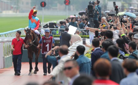 Zac Purton salutes the Sha Tin crowd after Ka Ying Rising’s Chairman’s Sprint Prize win last month. Photos: Kenneth Chan