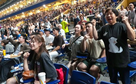 A large crowd of horse-racing enthusiasts enjoyed the final day of the season at Happy Valley Racecourse on Wednesday. Photo: Karma Lo
