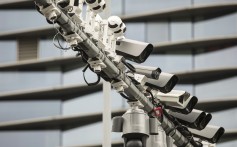 Hikvisionが製造した監視カメラは、中国の杭州にある本社近くのテストステーションに置かれています。 写真：ブルームバーグ