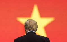 2017年にドナルド・トランプ大統領がハノイに到着。写真：AFP