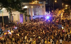 Protesters besiege Hong Kong police headquarters in Wan Chai. Photo: Dickson Lee