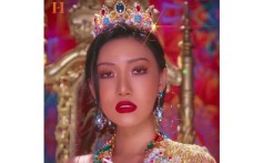 Hwasa is the lead vocalist of South Korean girl group Mamamoo.