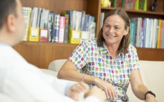 Mary Henderson, a former member of Hong Kong women’s cricket team, chats with Dr Francis Lam an orthopaedic surgeon at Hong Kong Adventist Hospital – Stubbs Road, in Happy Valley, after successful surgery on her injured shoulder. Photo: Frank Freeman
