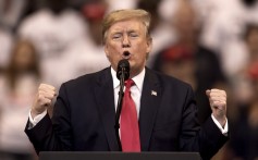 US President Donald Trump speaks at a rally in Florida on Tuesday night. Photo: ZUMA Wire/dpa