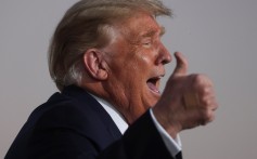 Donald Trump retorna à campanha no rali da Flórida e declara: 'Eu me sinto tão poderoso'